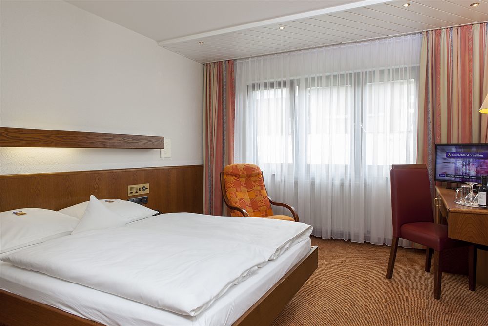 Hotel Lamm Остфилдерн Екстериор снимка