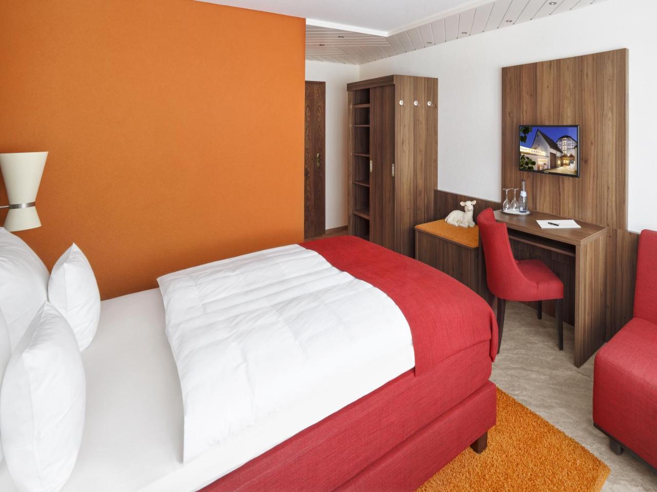 Hotel Lamm Остфилдерн Екстериор снимка