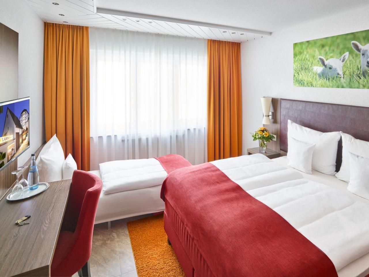 Hotel Lamm Остфилдерн Екстериор снимка